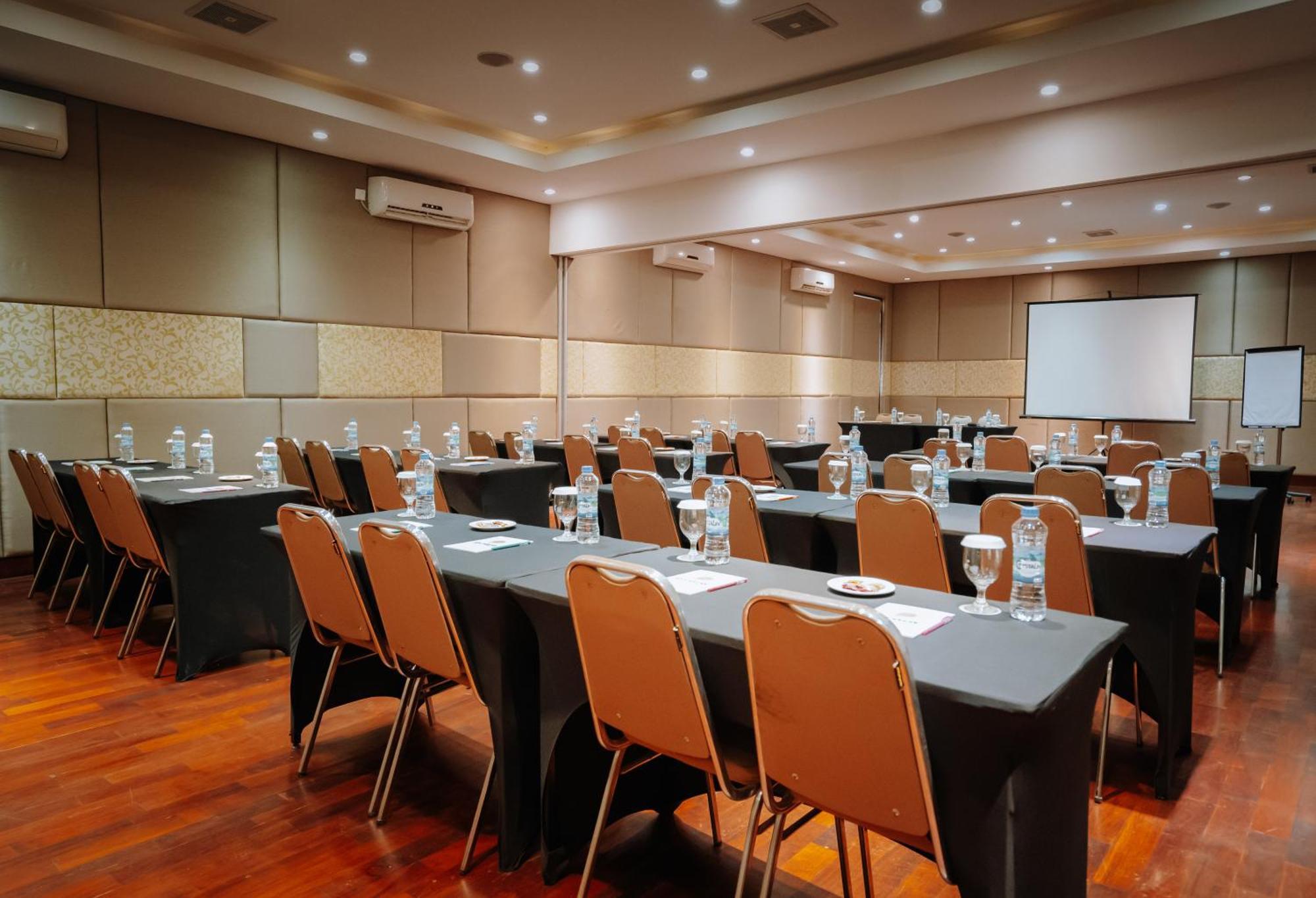 Praja Hotel Denpasar Dış mekan fotoğraf