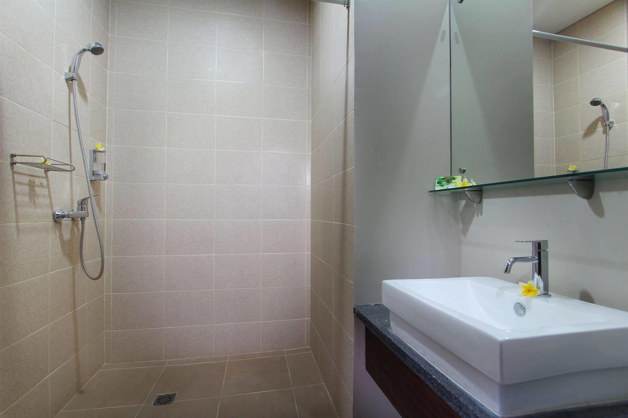 Praja Hotel Denpasar Dış mekan fotoğraf